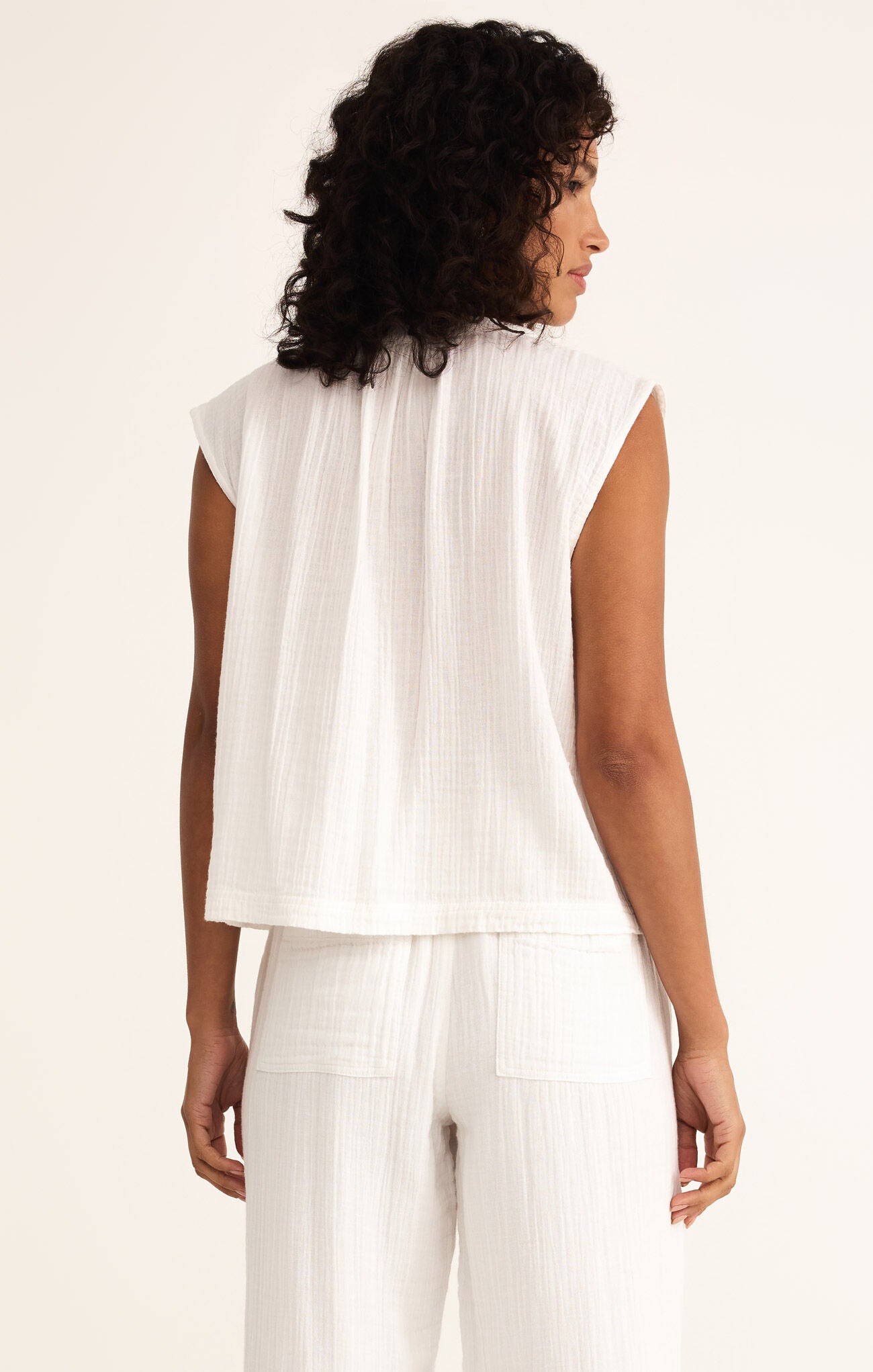 CLIFFSIDE V-NECK AIRY TOP