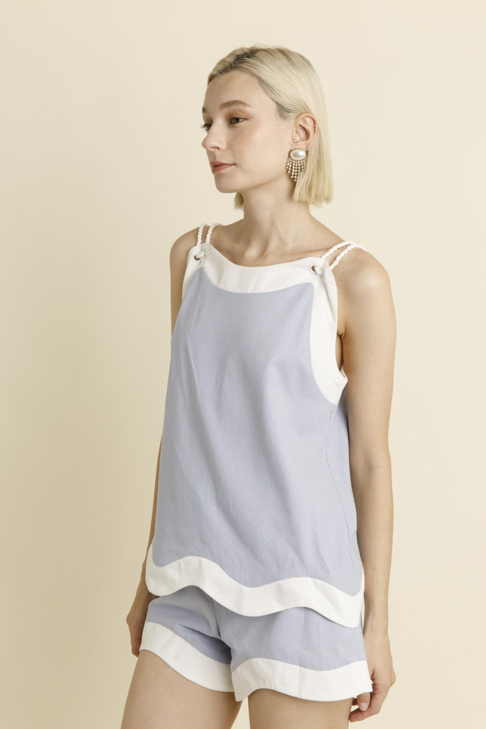 LINEN WAVE HEM TOP