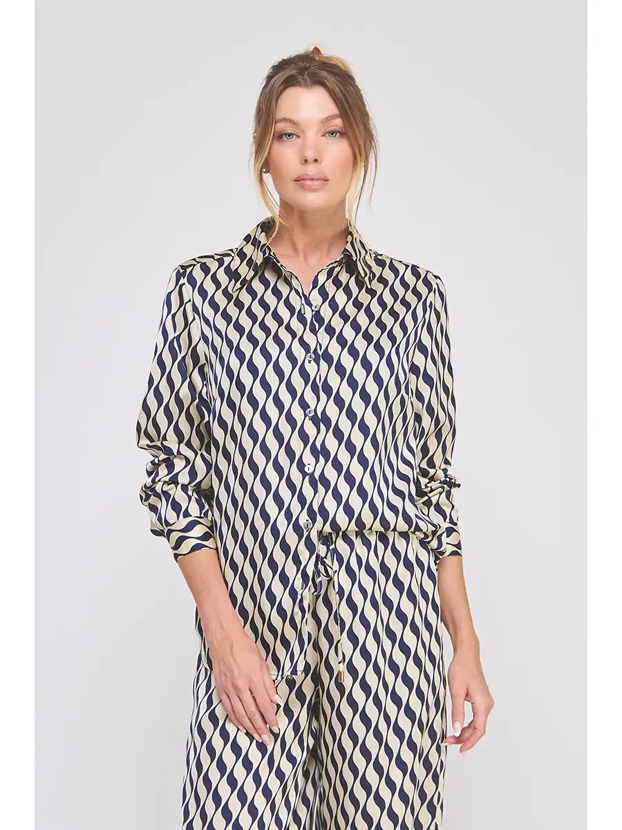 WAVY PRINT SATIN PRINT BUTTON UP