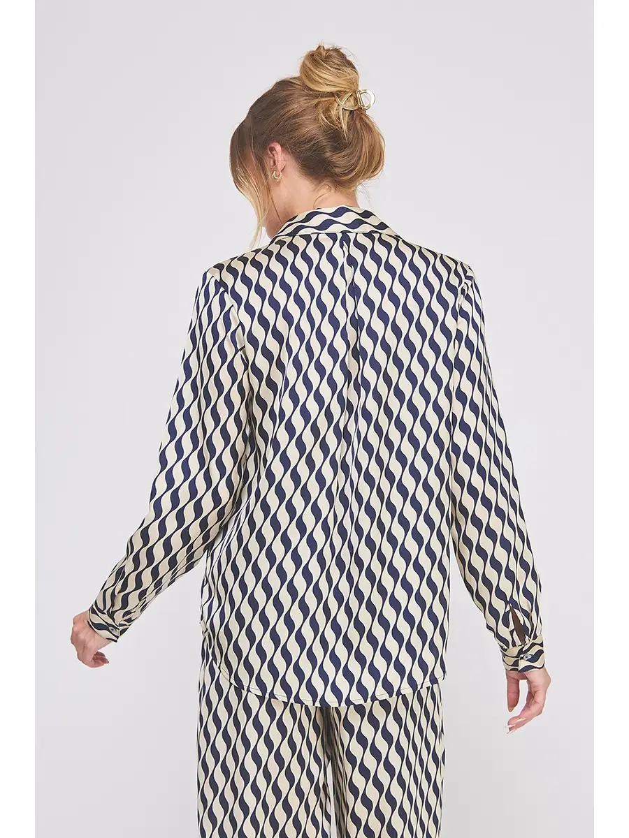 WAVY PRINT SATIN PRINT BUTTON UP