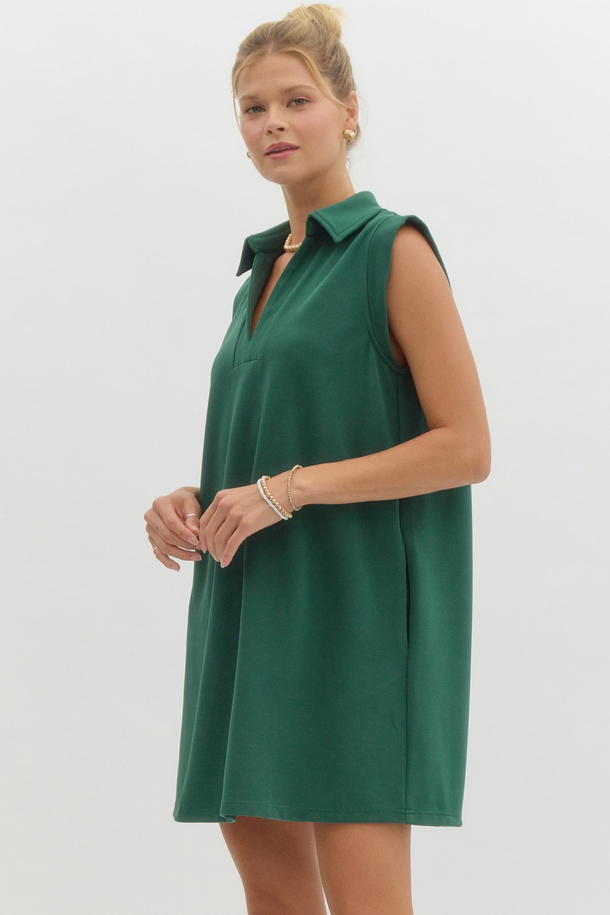 RIBBED COLLARED SLEEVELESS DRESS