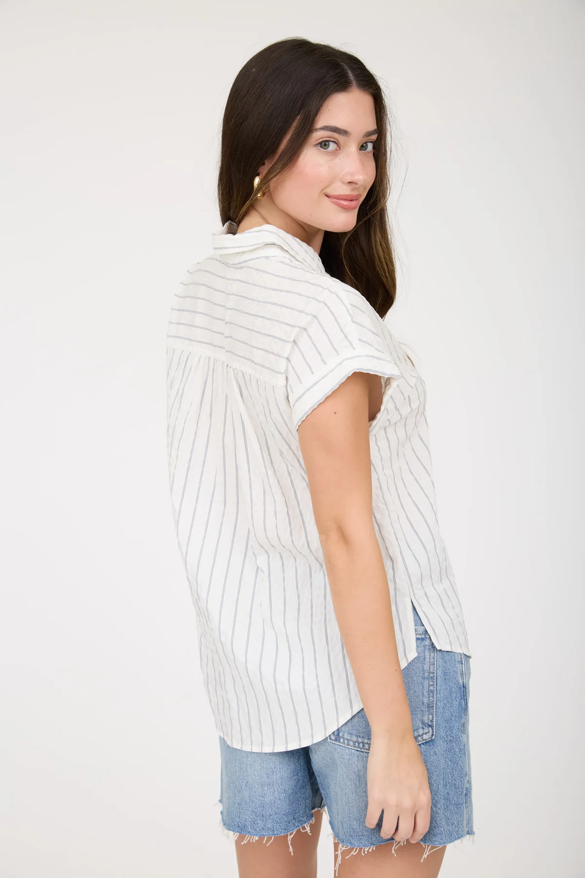 STRIPE EXTENDED SHOULDER COLLARED SHIRT