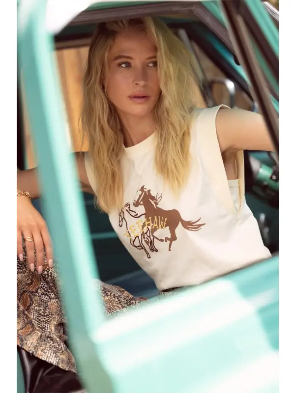YEEHAW GRAPHIC TEE