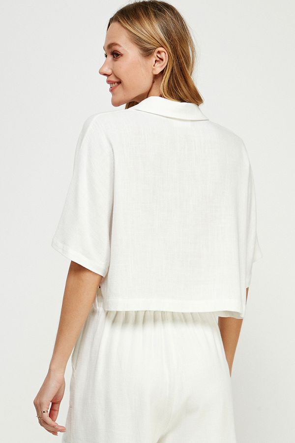 COLLARED CROPPED V NECK TOP