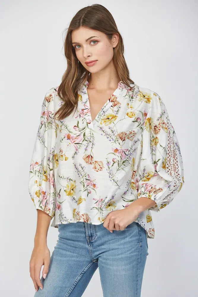 FLORAL SPLIT NECK 3/4 SLEEVE TOP