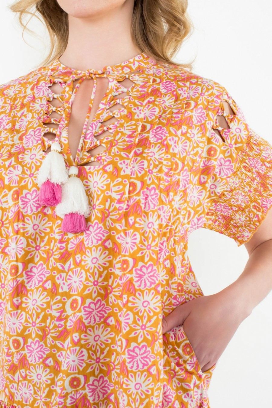 SMOCKED SLEEVE TASSEL TIE DRESS