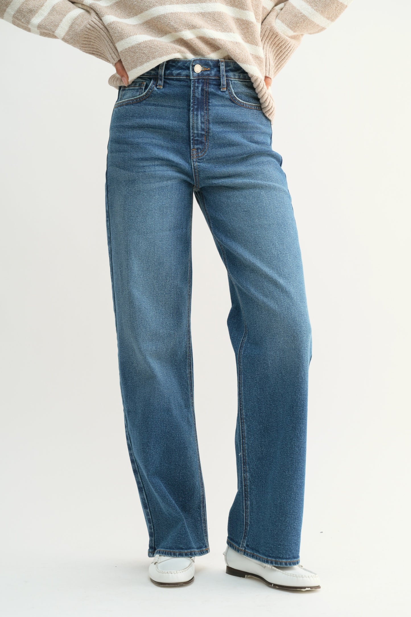 HIGH RISE STRAIGHT LEG DENIM