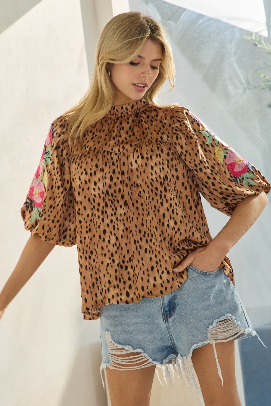 EMBROIDERED PUFF SLEEVE LEOPARD PRINT TOP