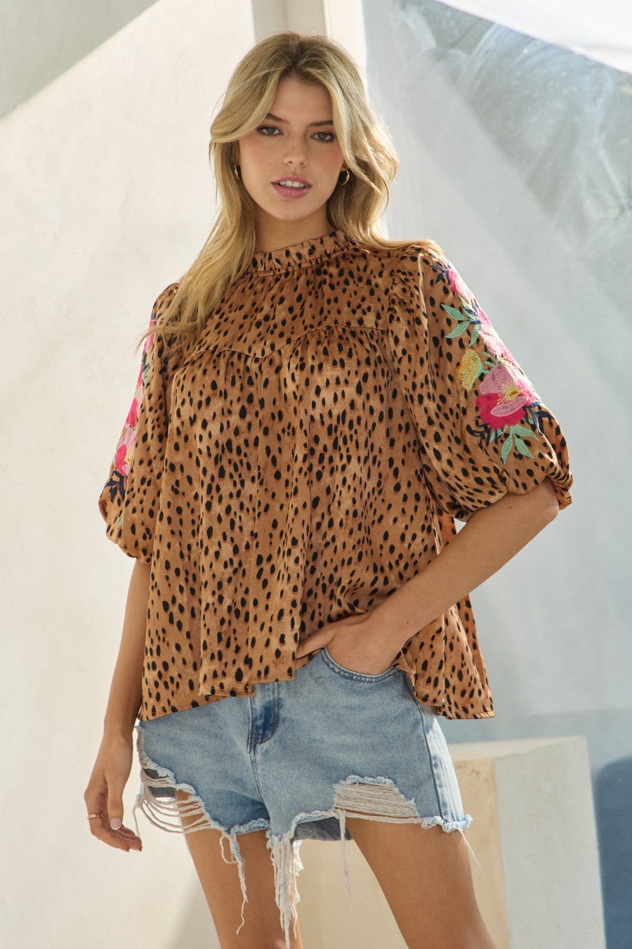 EMBROIDERED PUFF SLEEVE LEOPARD PRINT TOP