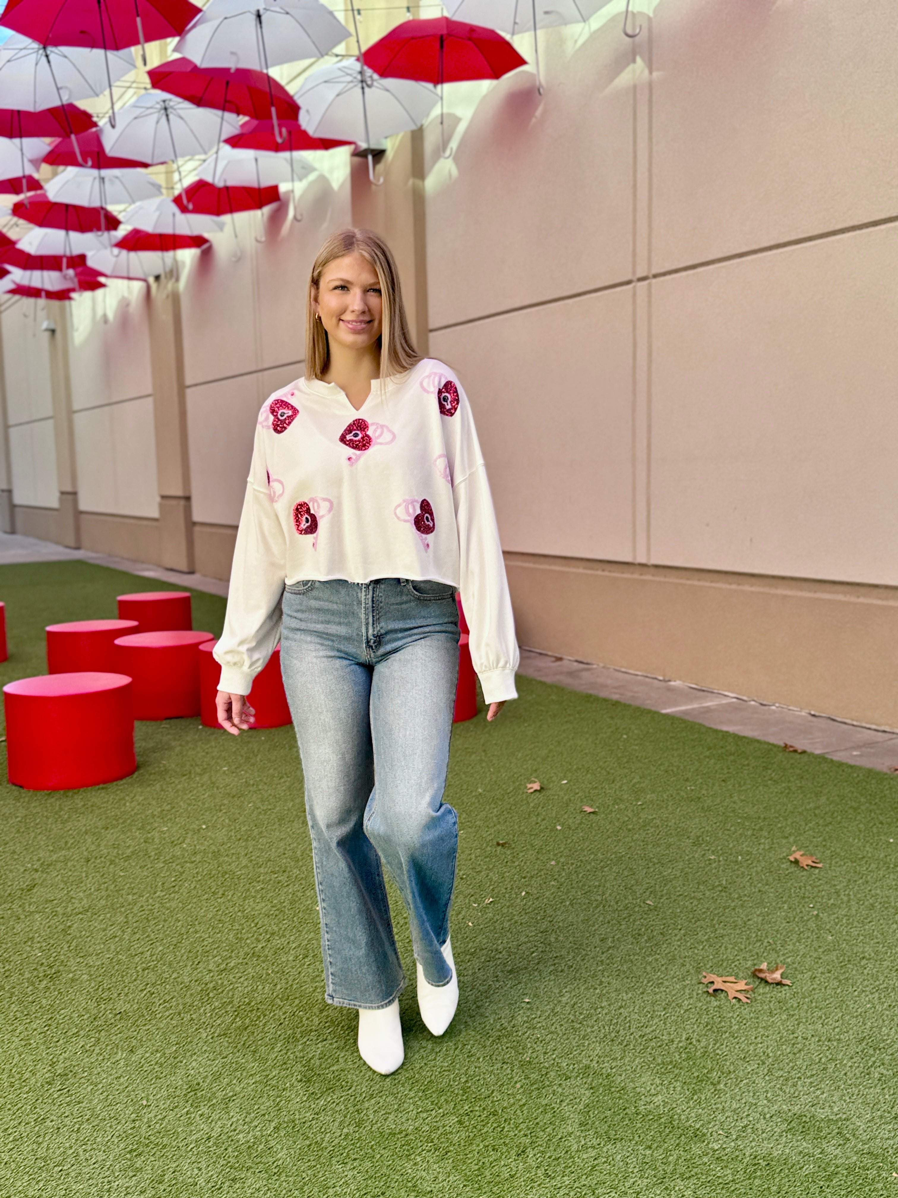 LOVE CROPPED SWEATSHIRT