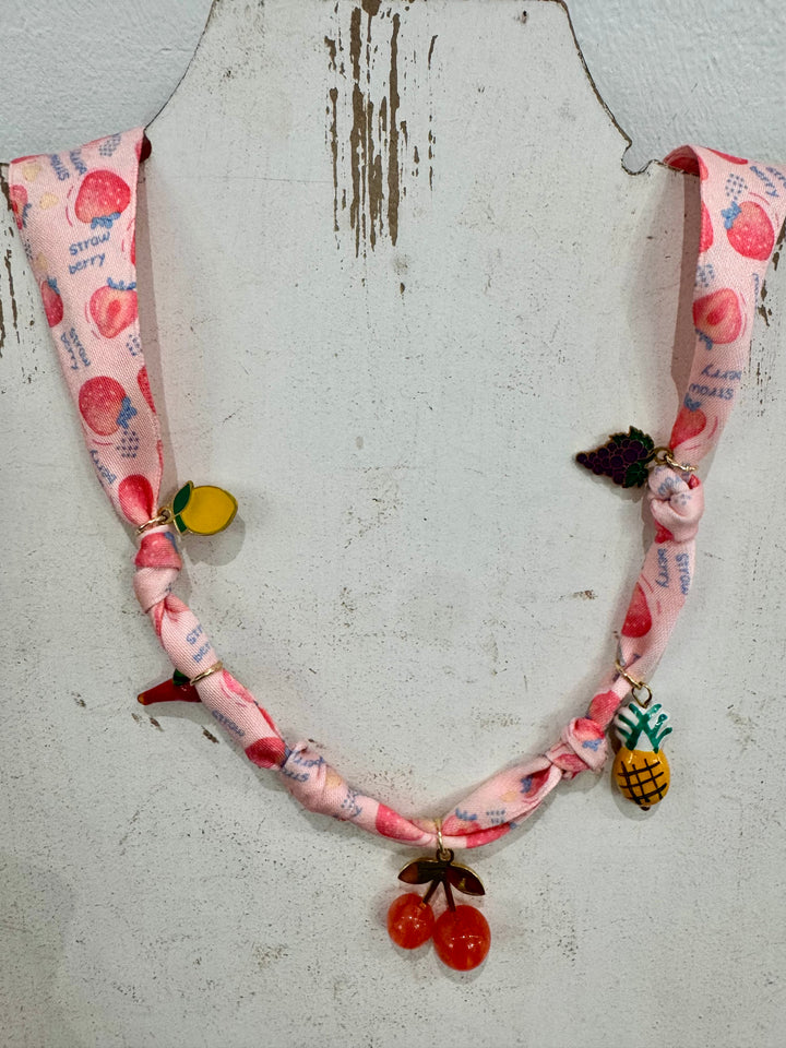 RIBBON CHARM NECKLACE