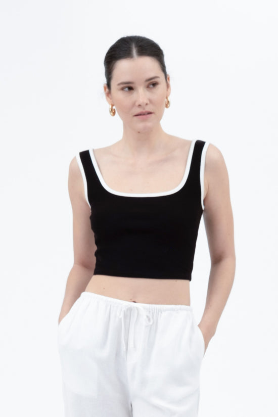 CONTRAST TRIM SLEEVELESS KNIT CROP TOP
