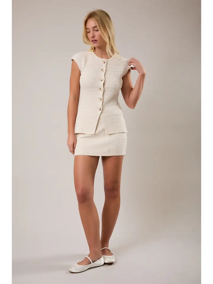 EXTENDED SHOULDER BUTTON UP KNIT TOP