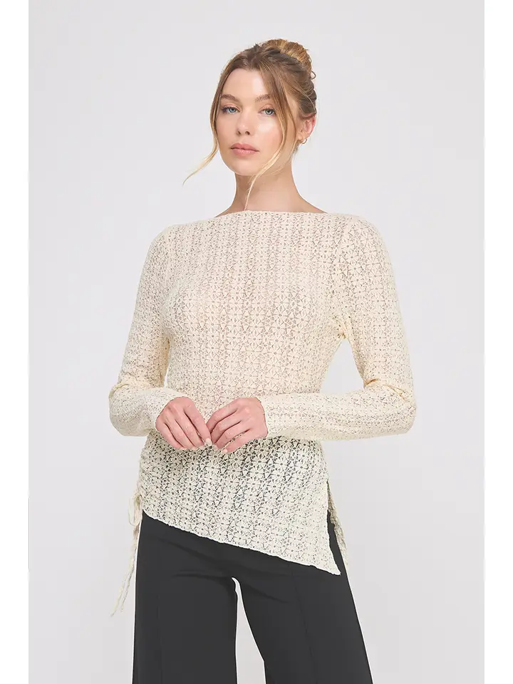 LACE ASYMMETRIC HEM TOP