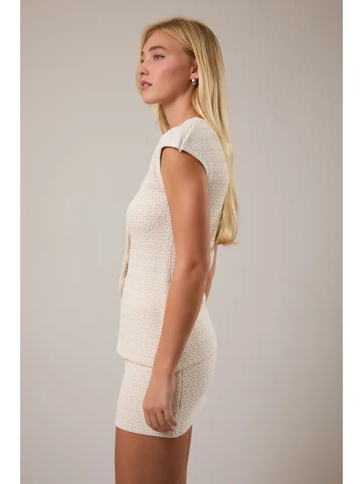 EXTENDED SHOULDER BUTTON UP KNIT TOP