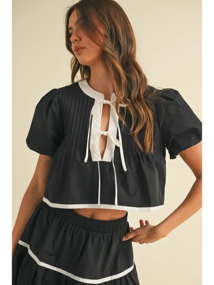 CONTRAST TIE PUFF SLEEVE TOP