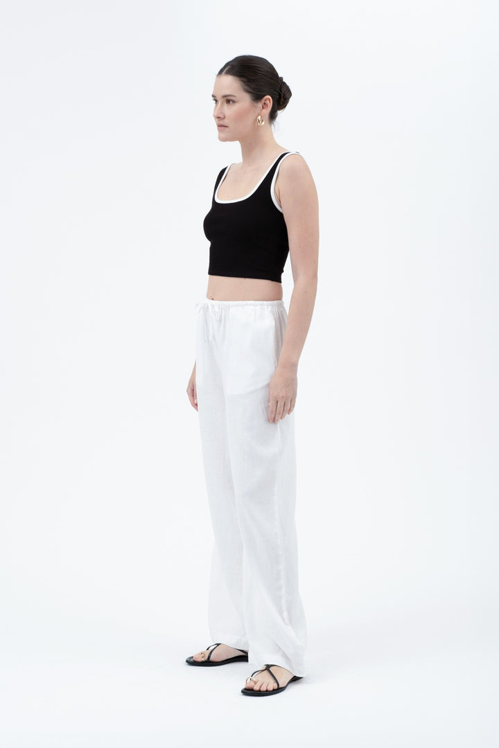 CONTRAST TRIM SLEEVELESS KNIT CROP TOP