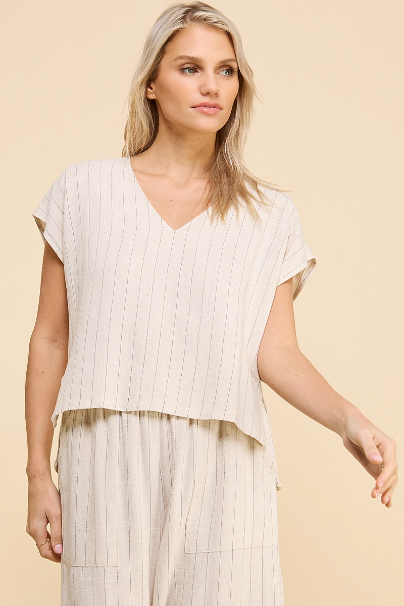 PINSTRIPE VNECK HIGH-LOW TOP