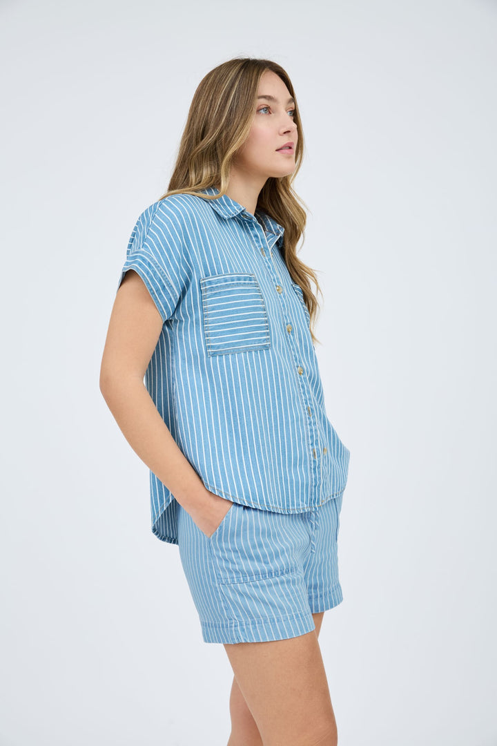 PINSTRIPE CHAMBRAY BUTTON UP TOP