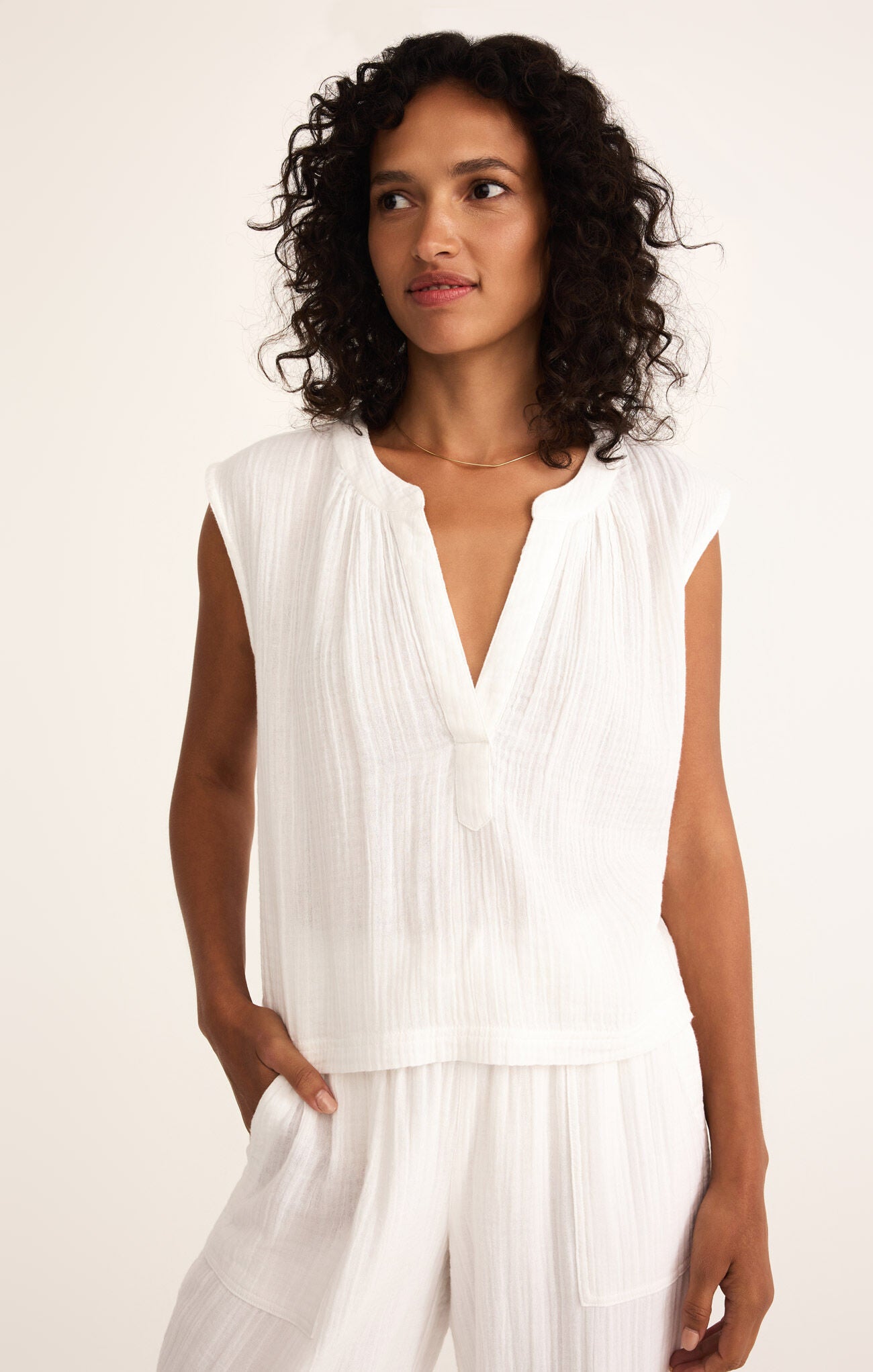 CLIFFSIDE V-NECK AIRY TOP