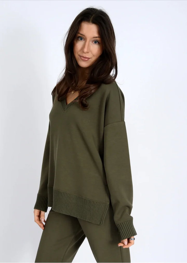 VIXIE VNECK RIB SWEATSHIRT