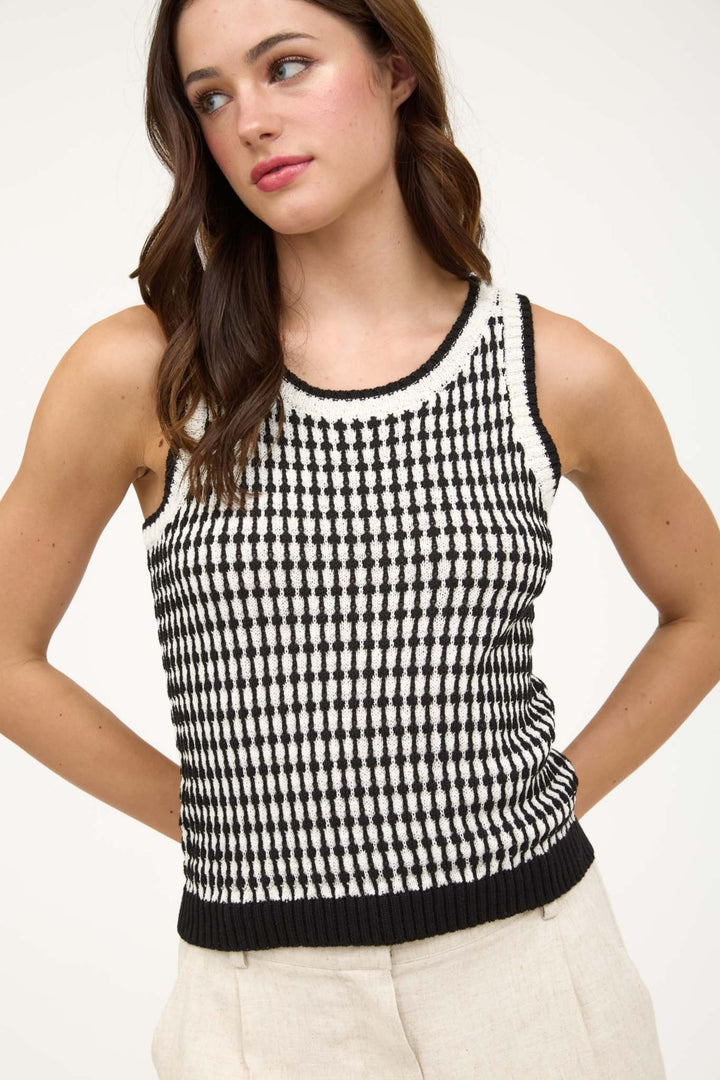 SLEEVELESS PULLOVER VEST TOP