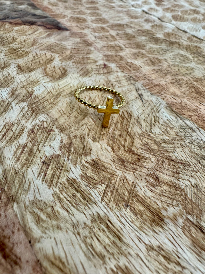 TARNISH FREE CROSS RING