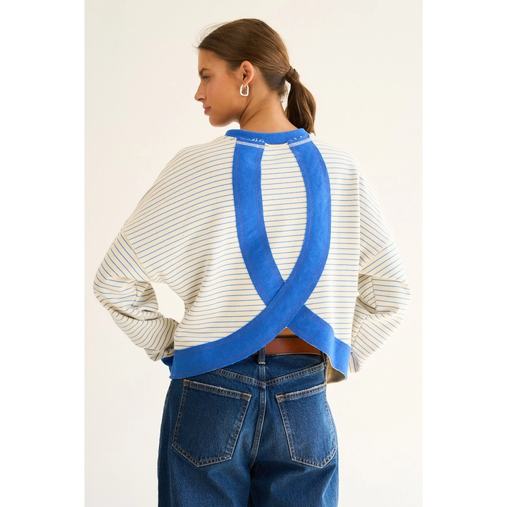 BACK CROSS SWEATSHIRT