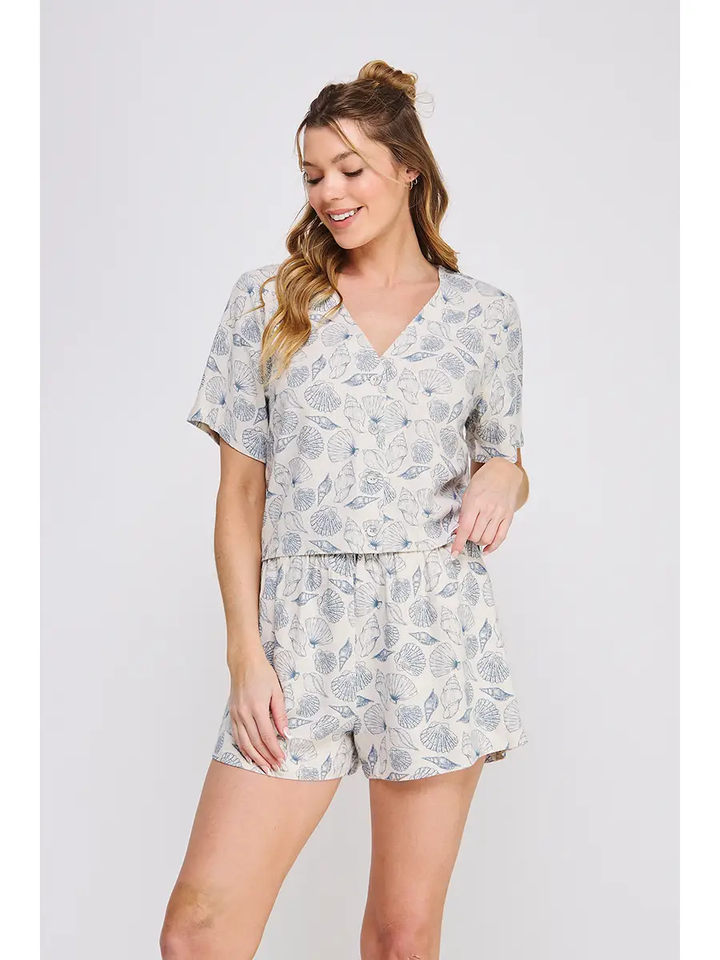 SEASHELL PRINT LINEN V NECK TOP