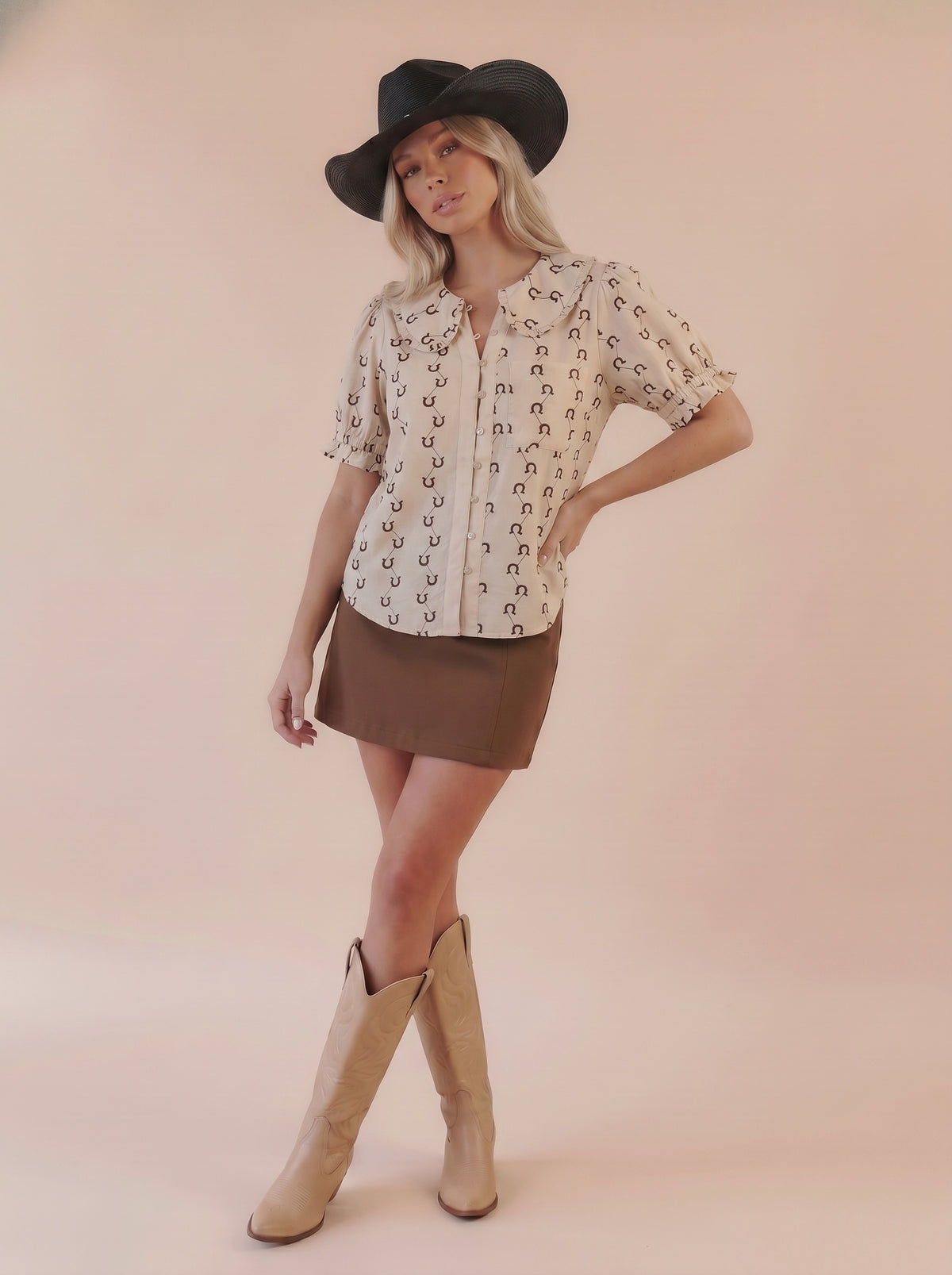 Ecru horseshoe-print collared short-sleeve top, front view