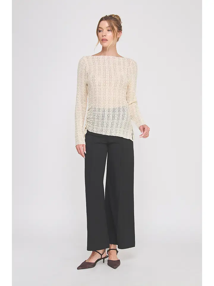 LACE ASYMMETRIC HEM TOP