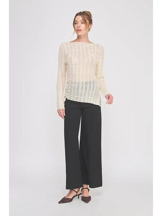 LACE ASYMMETRIC HEM TOP