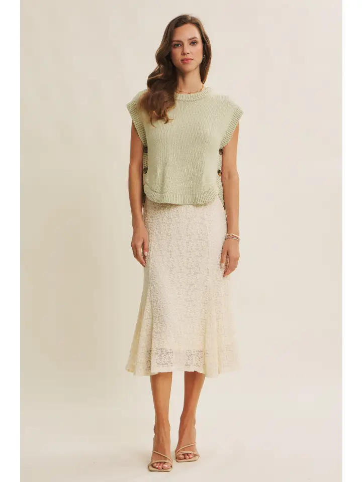 SIDE BUTTON VEST TOP