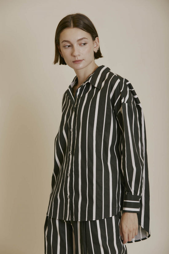 STRIPED POPLIN BUTTON DOWN