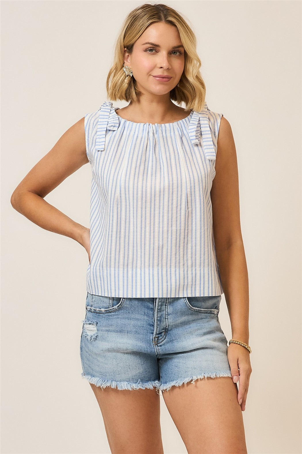 RUCHED NECK SLEEVELESS TOP
