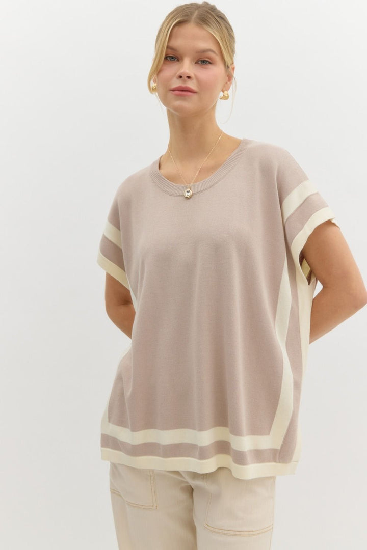 KNIT TOP WITH STRIPE OUTLINE DETAIL