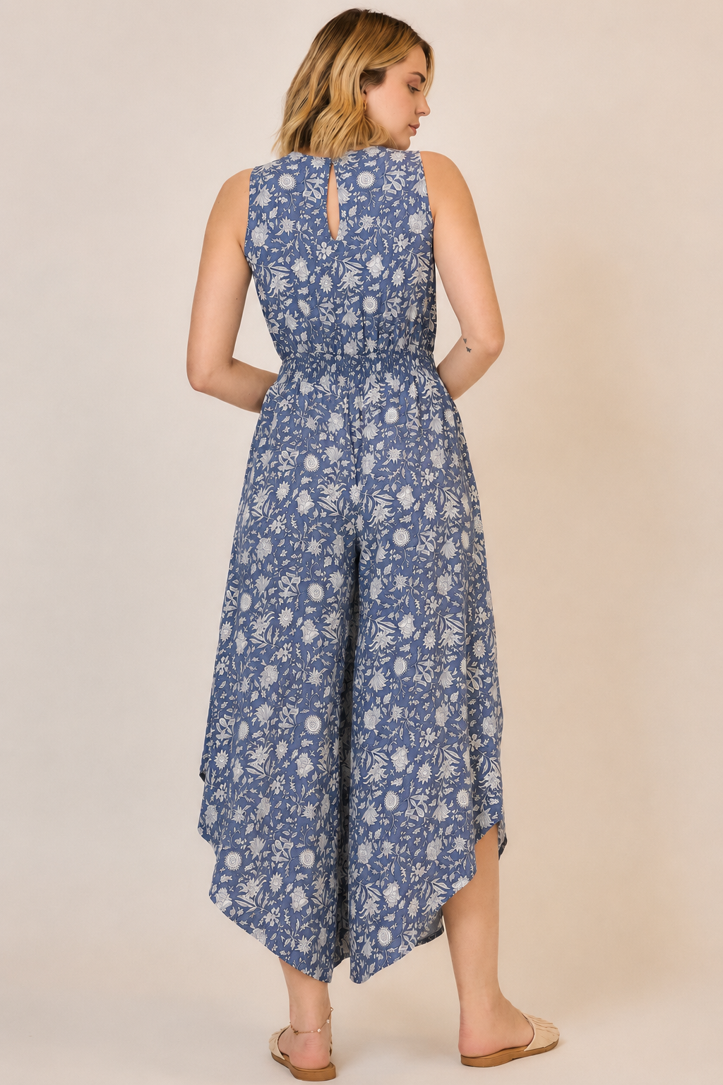 FLORAL PRINT SLEEVELESS JUMPSUIT