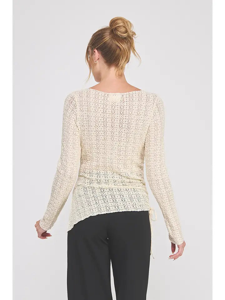 LACE ASYMMETRIC HEM TOP