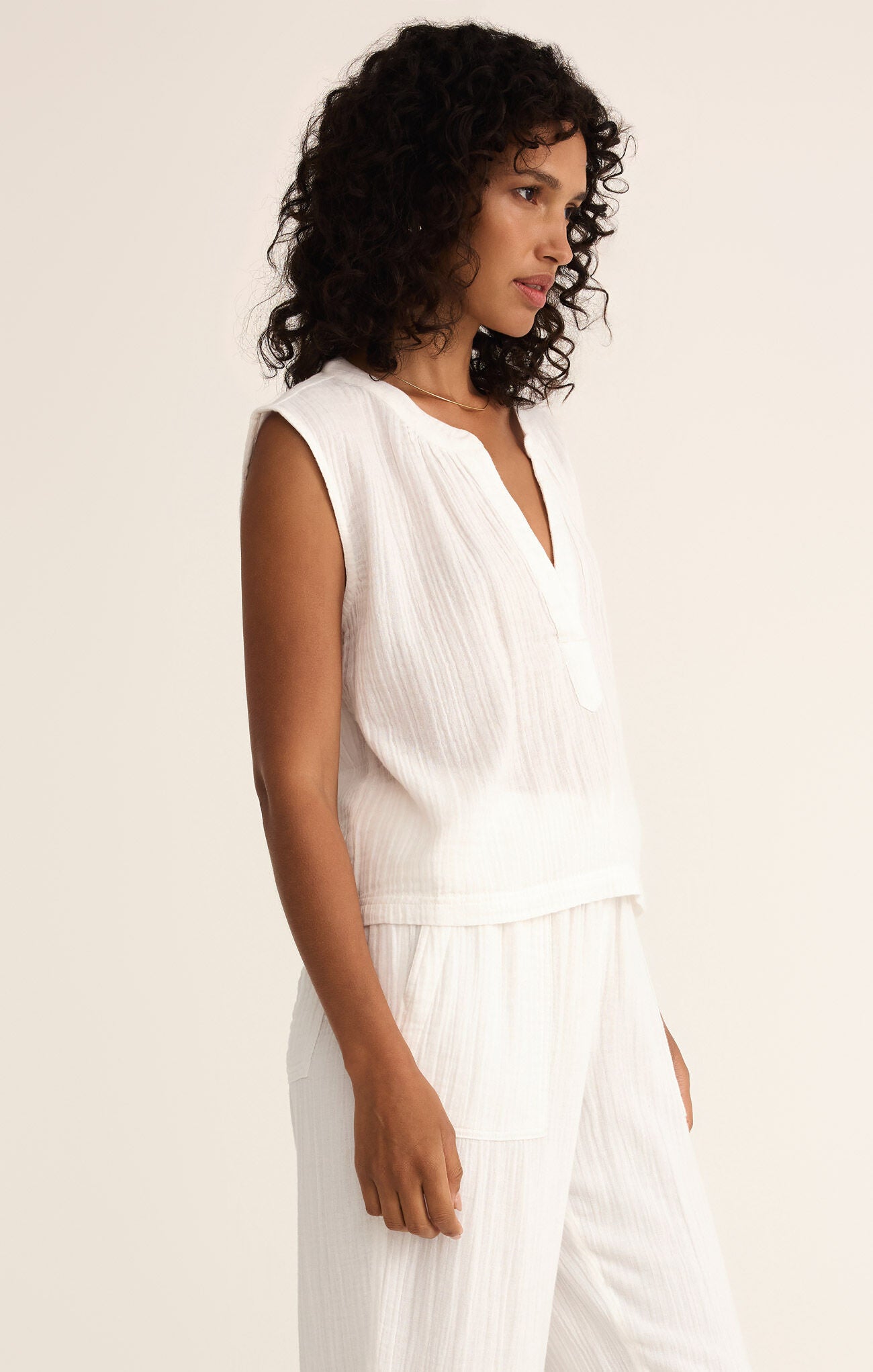 CLIFFSIDE V-NECK AIRY TOP