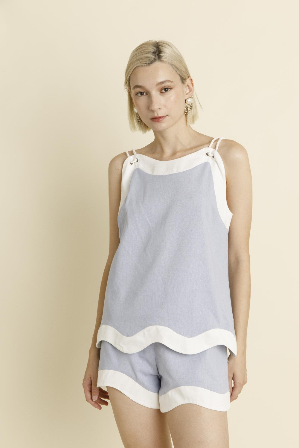LINEN WAVE HEM TOP