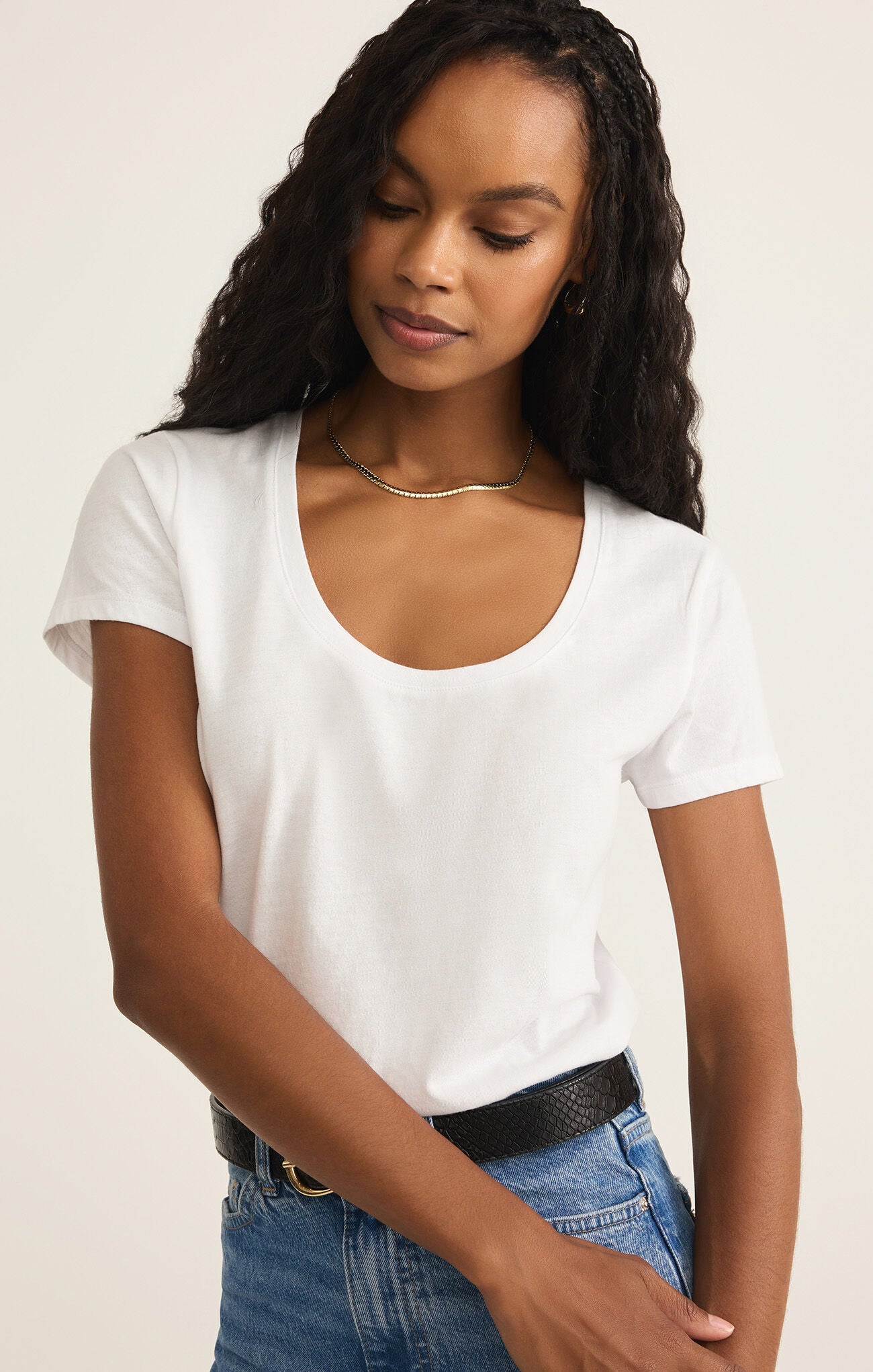 ANYWHERE SCOOP TEE